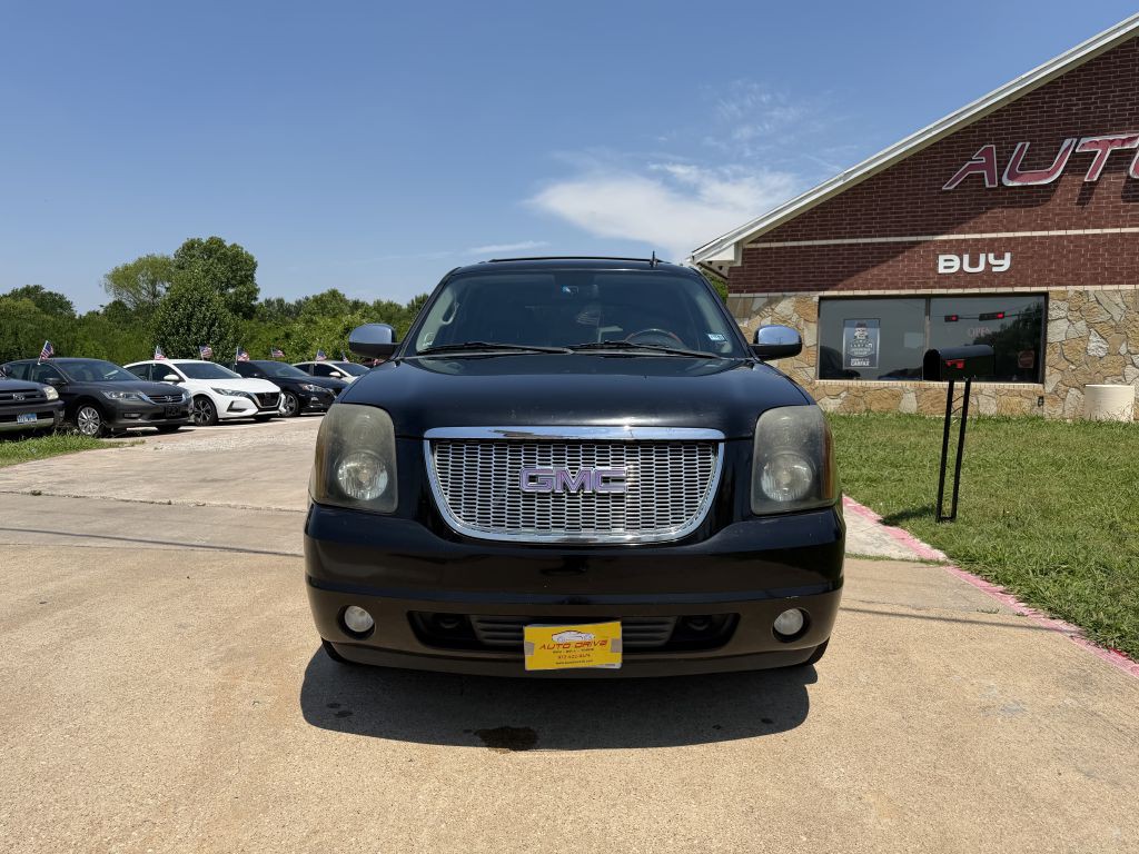 2010 GMC Yukon Image 3