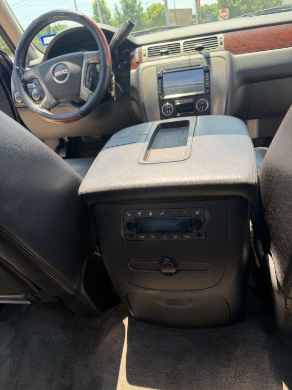 2010 GMC Yukon Image 21