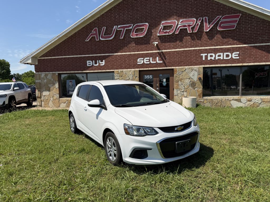 2020 Chevrolet Sonic Image 1