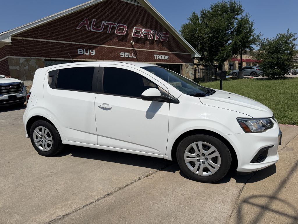 2020 Chevrolet Sonic Image 2