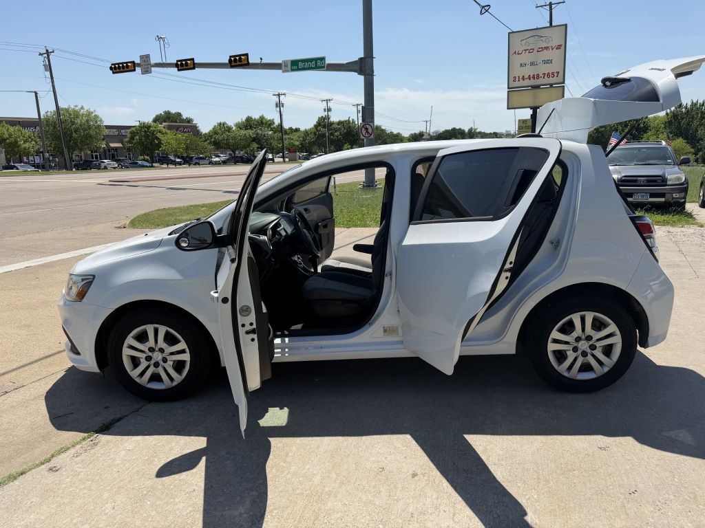 2020 Chevrolet Sonic Image 11