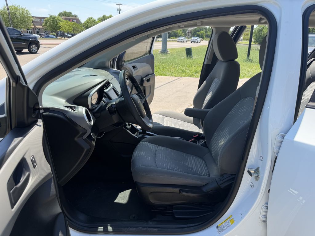2020 Chevrolet Sonic Image 14