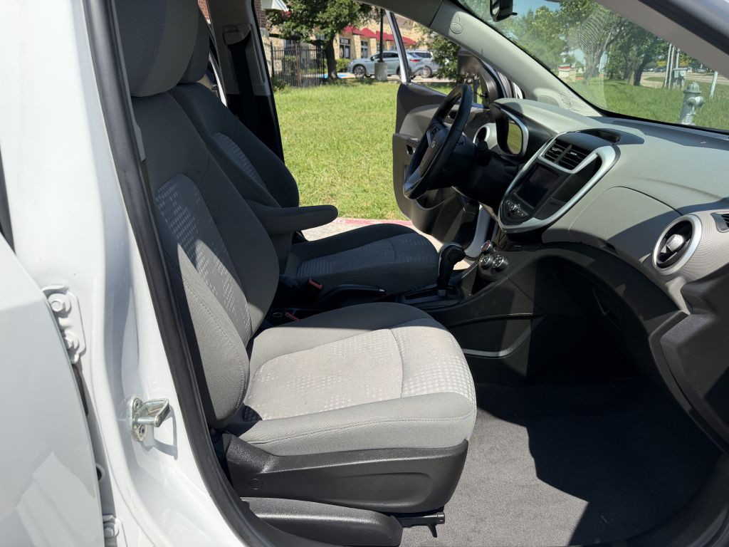 2020 Chevrolet Sonic Image 17