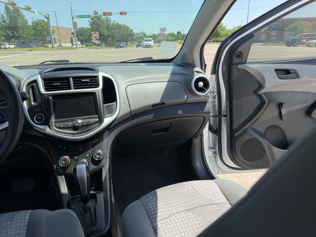 2020 Chevrolet Sonic Image 24