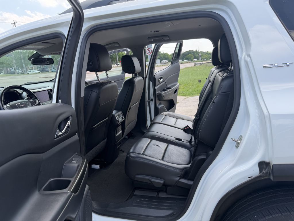 2020 GMC Acadia Image 23