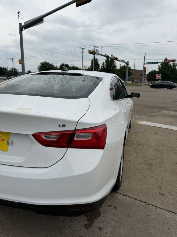 2016 Chevrolet Malibu Image 11