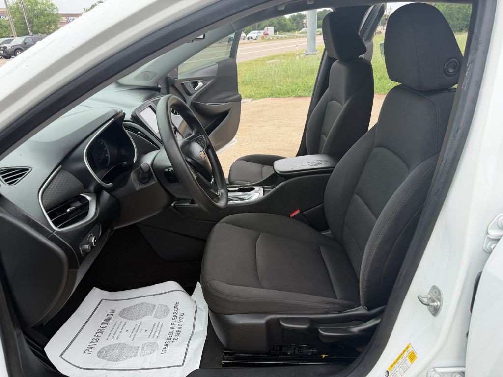 2016 Chevrolet Malibu Image 14