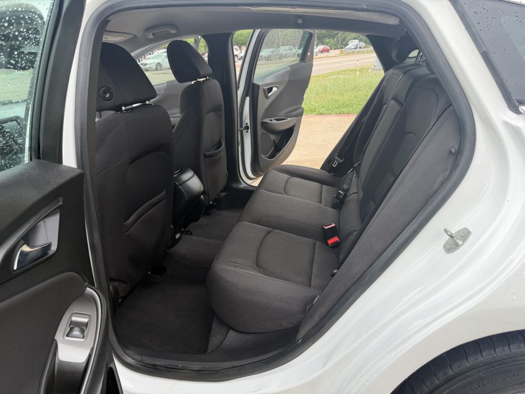2016 Chevrolet Malibu Image 15
