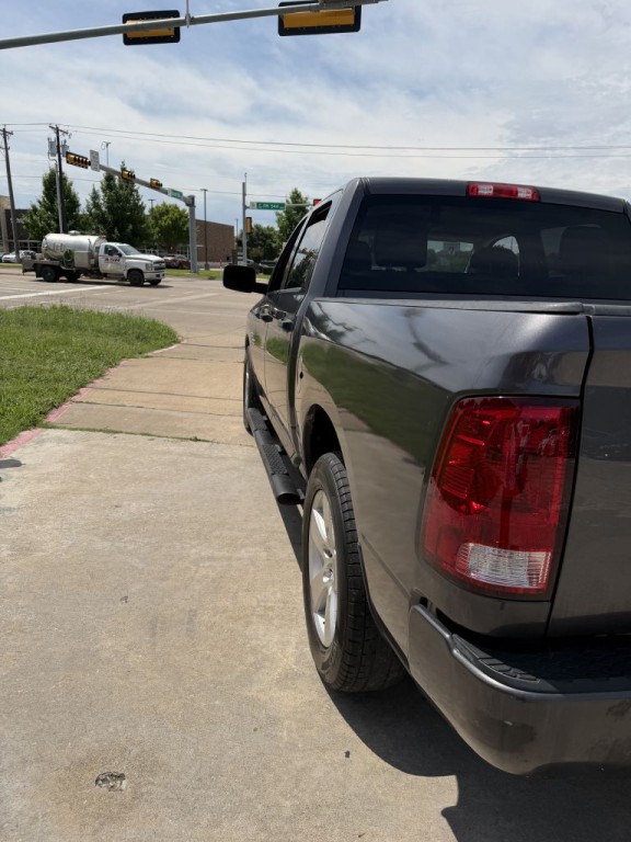 2016 RAM 1500 Image 9