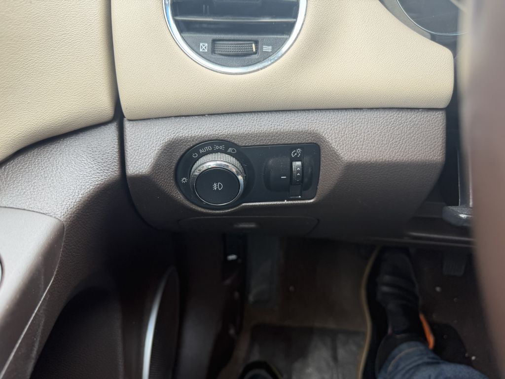 2012 Chevrolet Cruze Image 25
