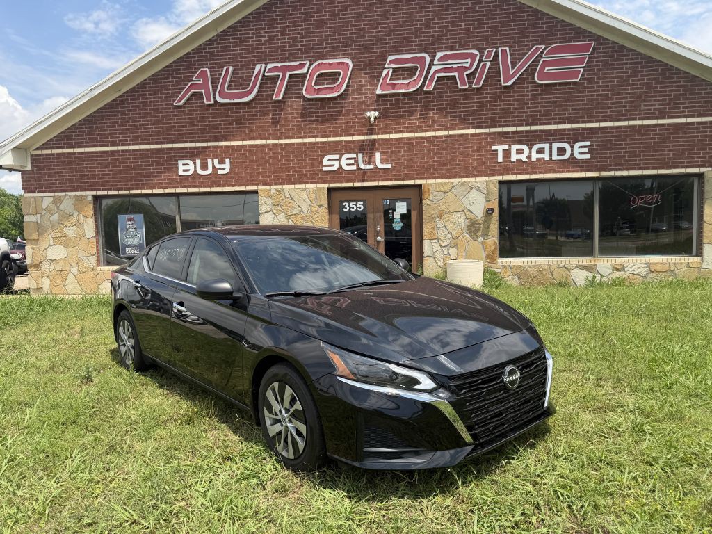 2024 Nissan Altima Image 1