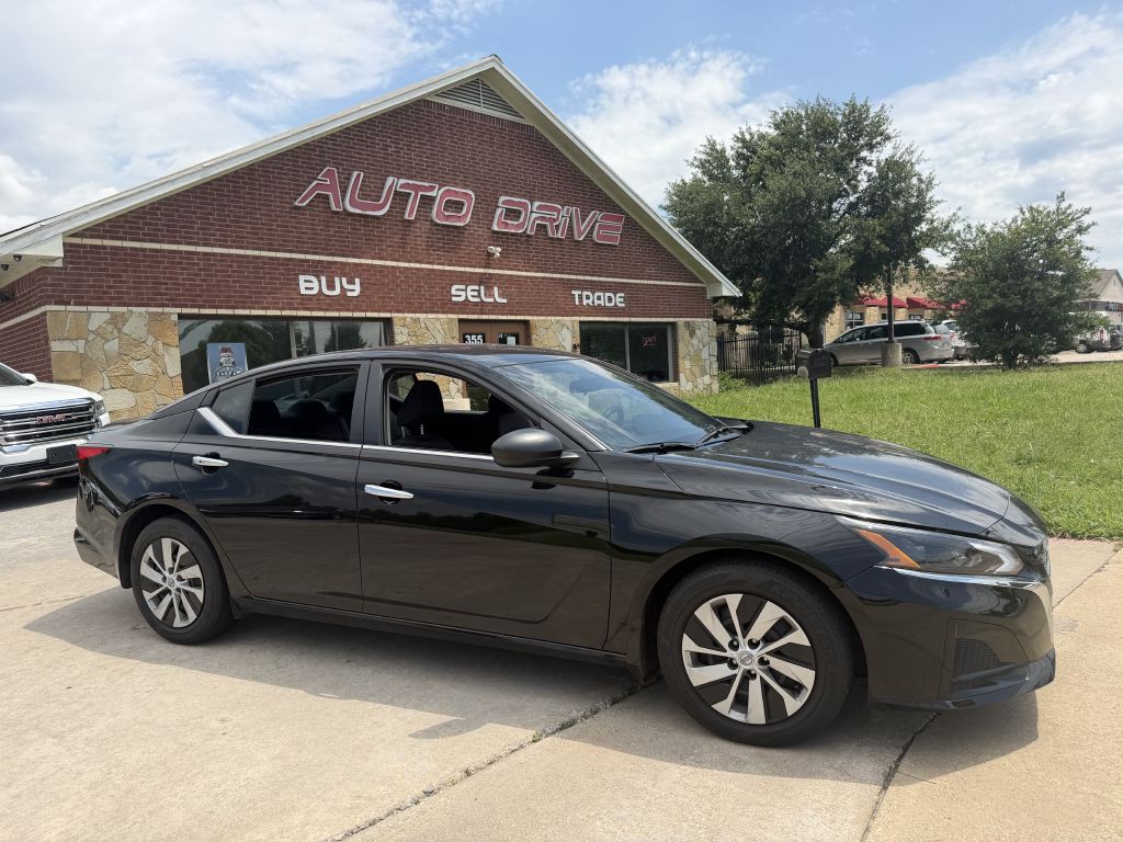 2024 Nissan Altima Image 2