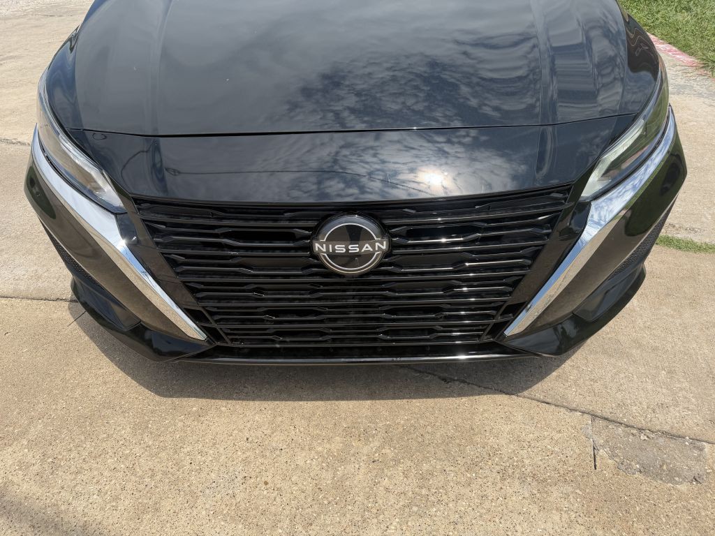 2024 Nissan Altima Image 8