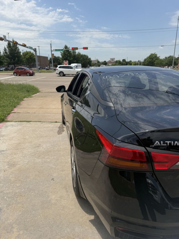 2024 Nissan Altima Image 10