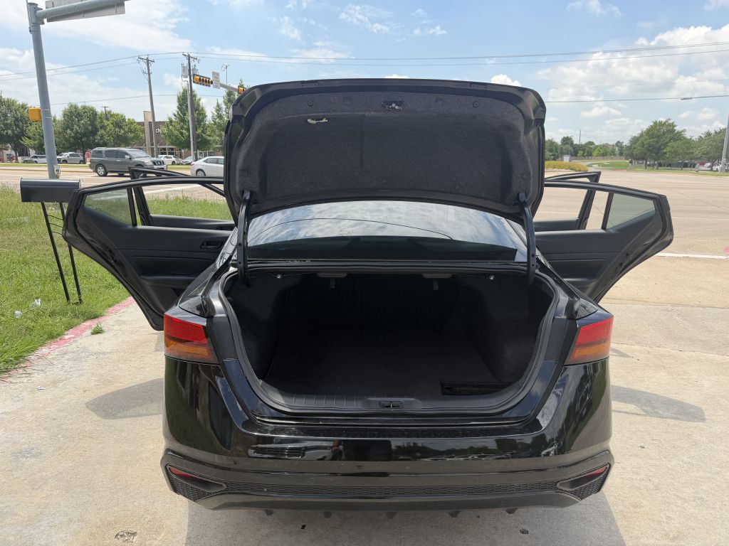 2024 Nissan Altima Image 13