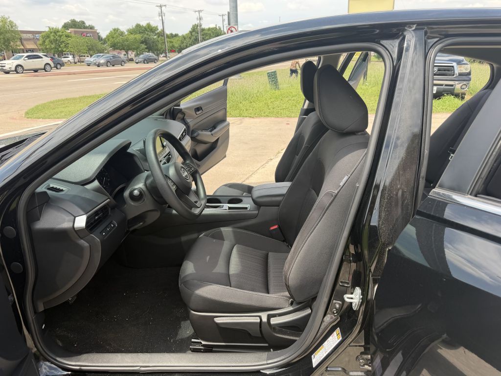 2024 Nissan Altima Image 14
