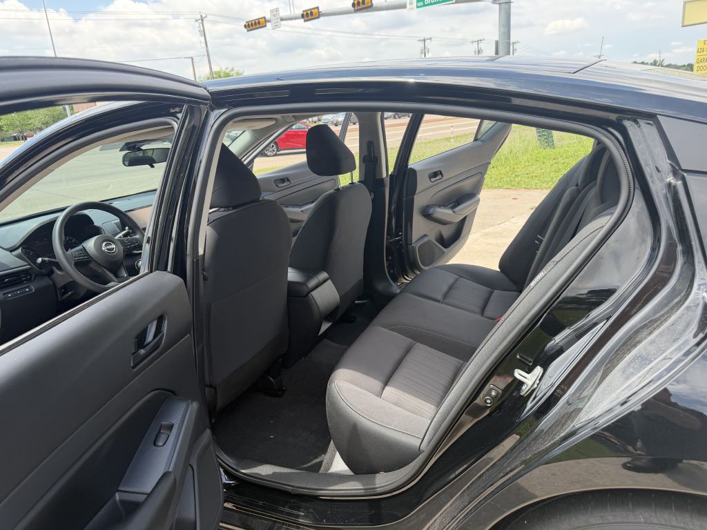 2024 Nissan Altima Image 15