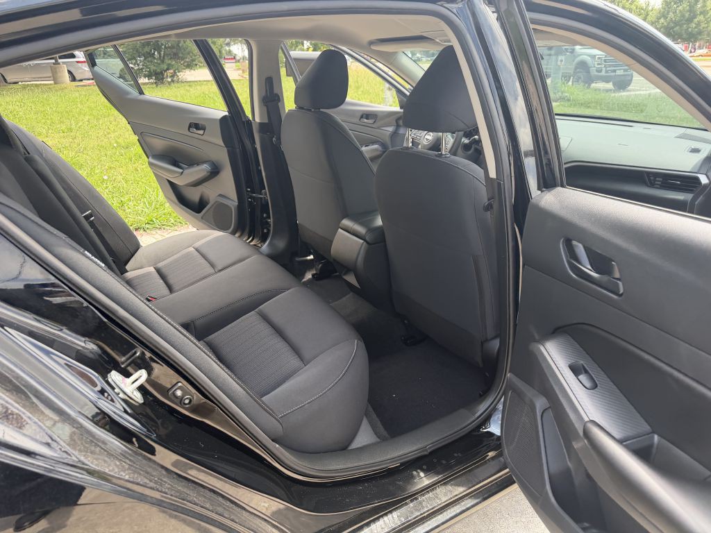 2024 Nissan Altima Image 17