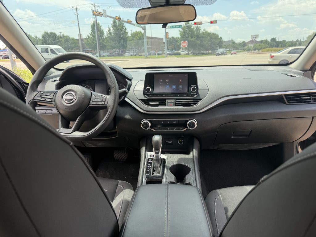 2024 Nissan Altima Image 18