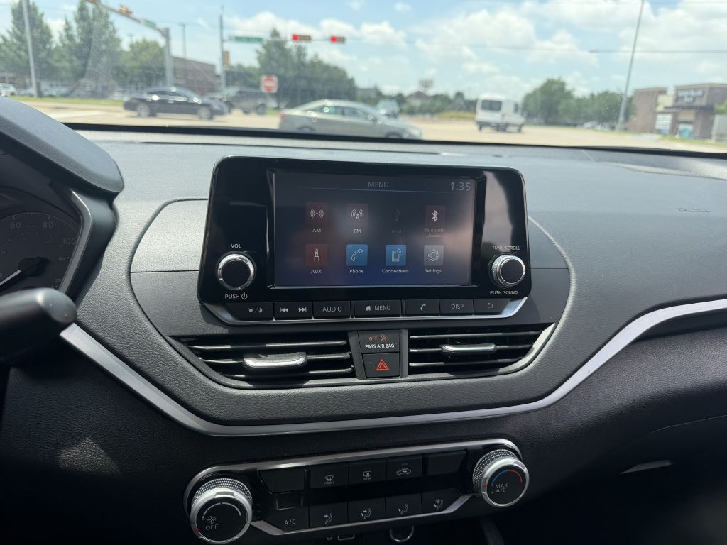2024 Nissan Altima Image 22