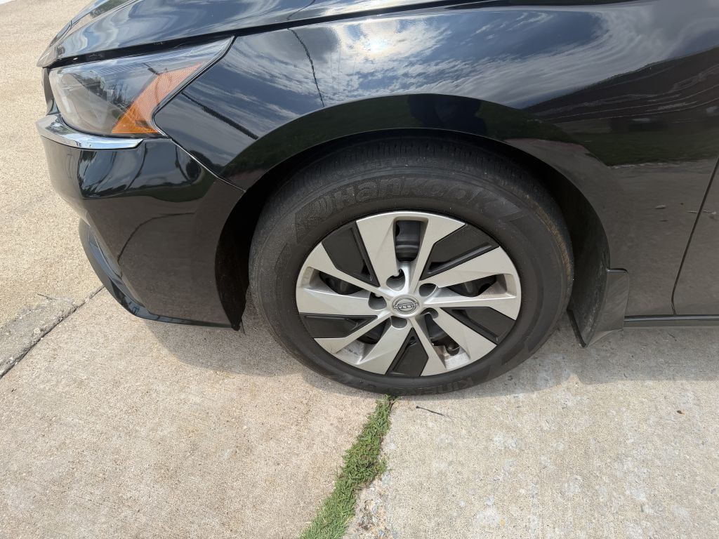 2024 Nissan Altima Image 30