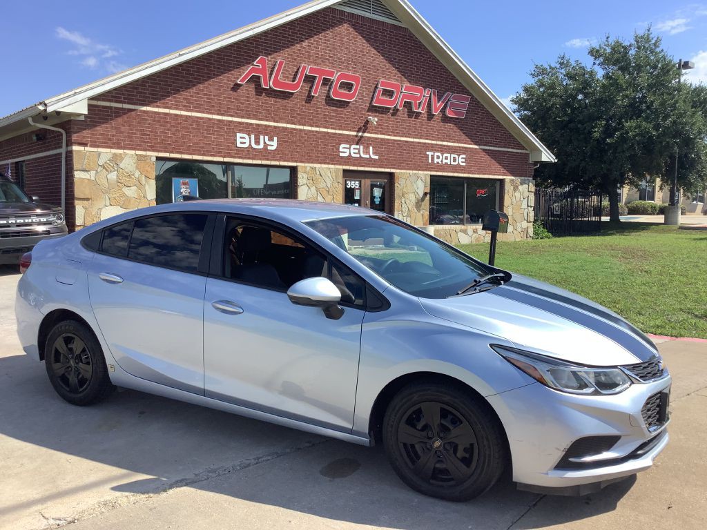 2017 Chevrolet Cruze Image 2