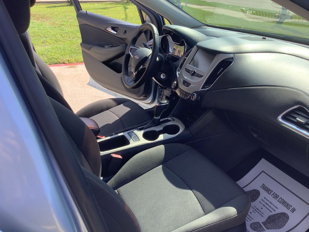 2017 Chevrolet Cruze Image 22