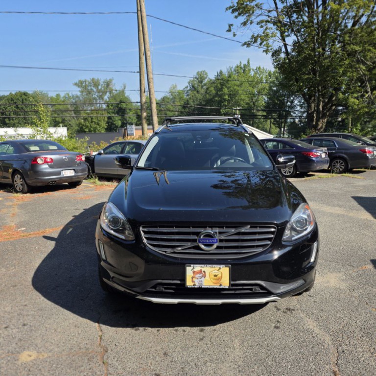 2017 Volvo XC60 Image 2