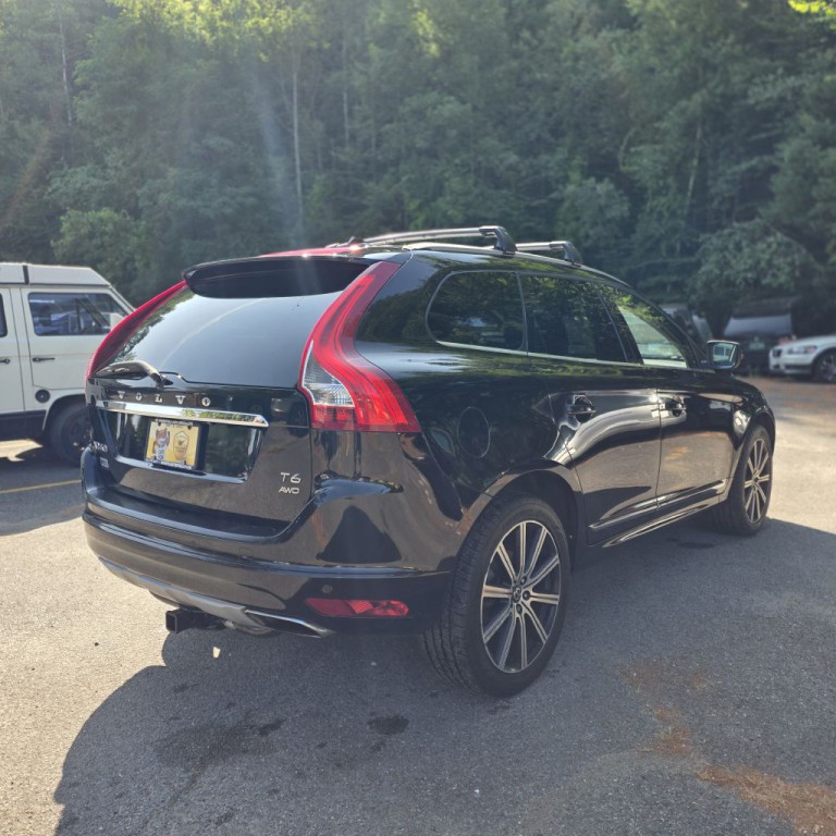 2017 Volvo XC60 Image 8