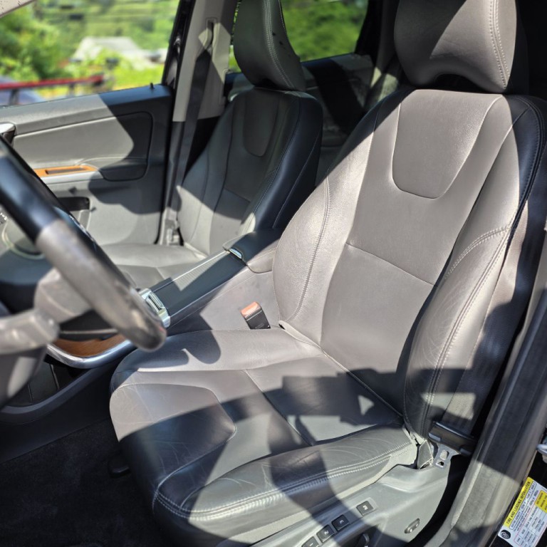 2017 Volvo XC60 Image 10