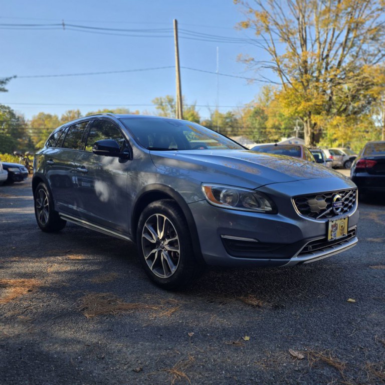 2018 Volvo V60 Image 3