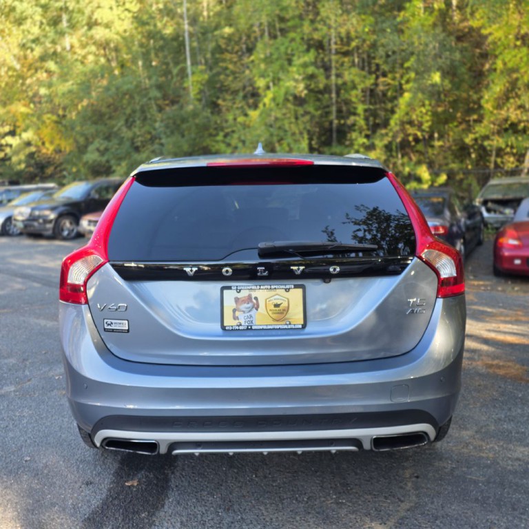 2018 Volvo V60 Image 7