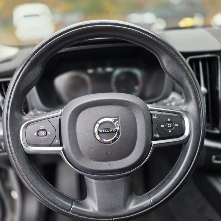 2019 Volvo XC60 Image 9