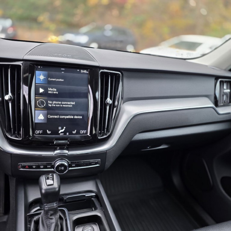 2019 Volvo XC60 Image 10