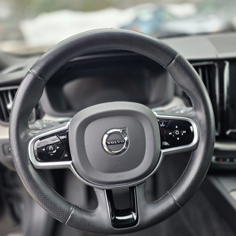 2019 Volvo XC60 Image 9