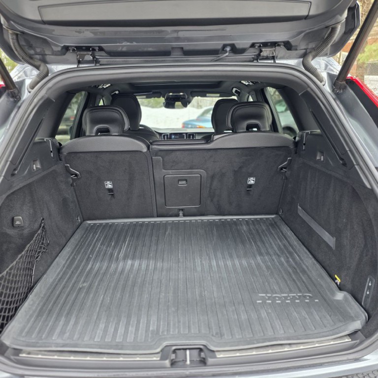 2019 Volvo XC60 Image 15