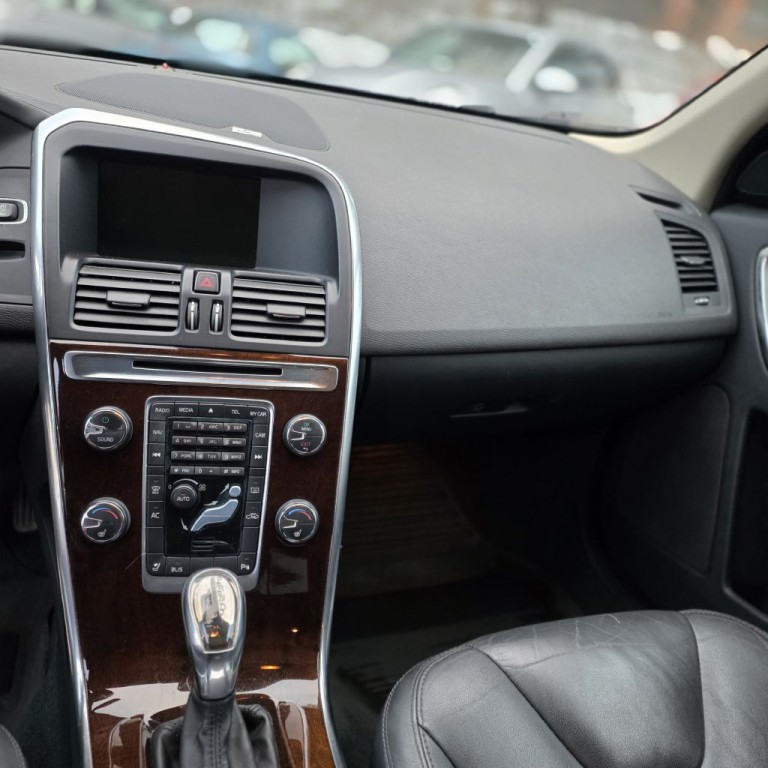 2013 Volvo XC60 Image 10