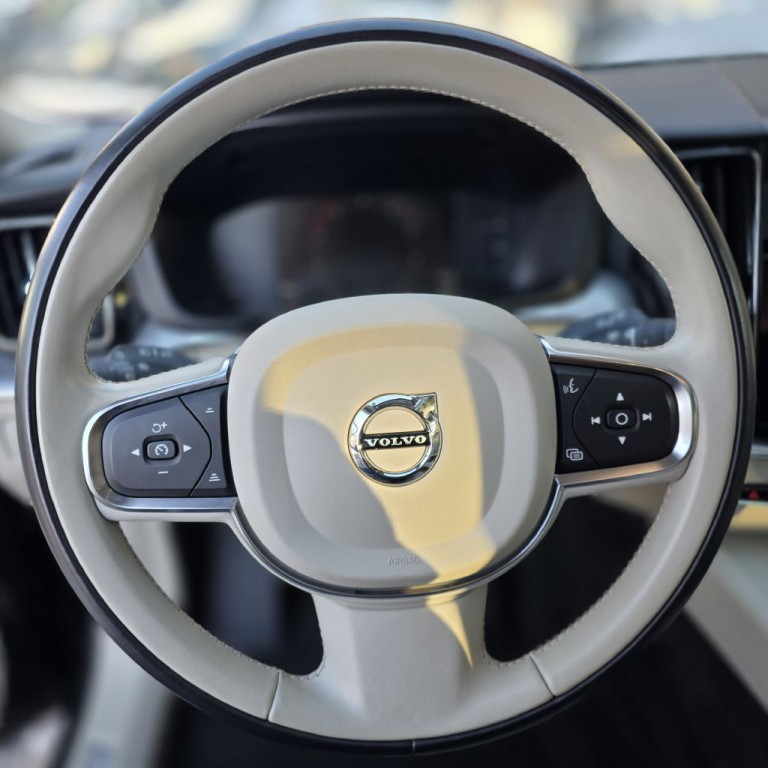 2019 Volvo XC60 Image 9