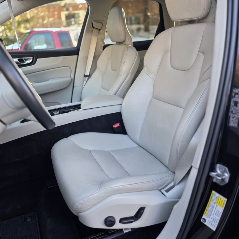 2019 Volvo XC60 Image 11