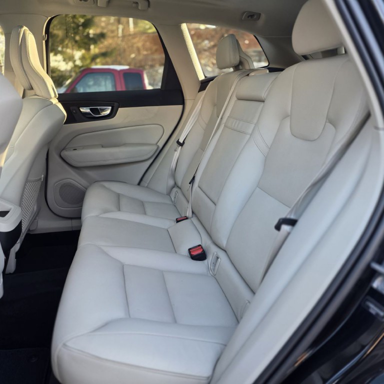 2019 Volvo XC60 Image 13