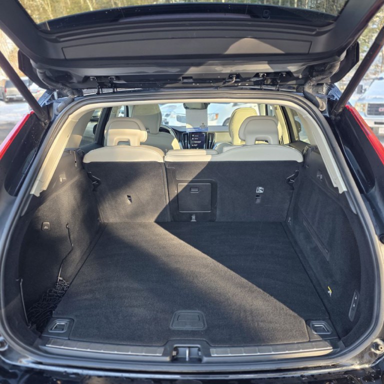 2019 Volvo XC60 Image 15