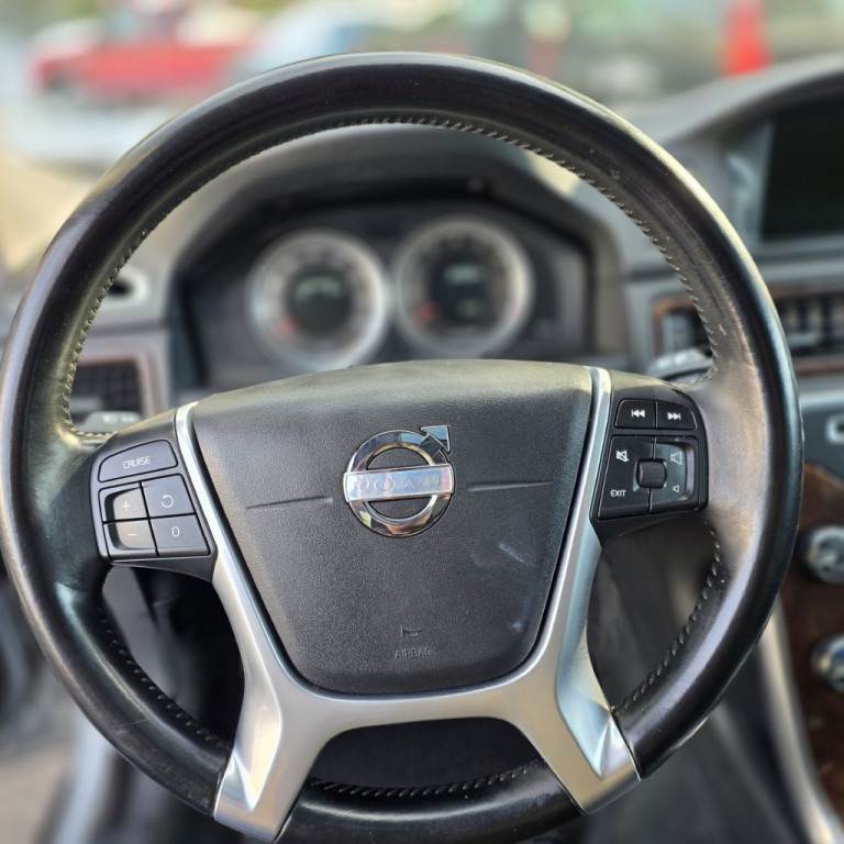 2013 Volvo XC70 Image 9