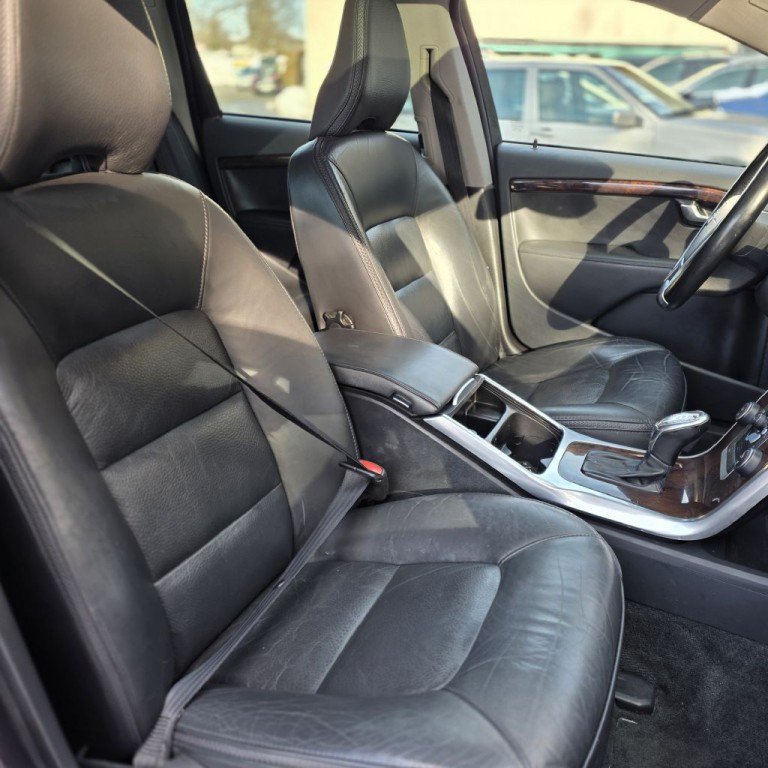 2013 Volvo XC70 Image 12