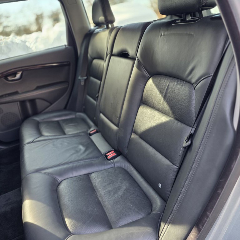 2013 Volvo XC70 Image 13