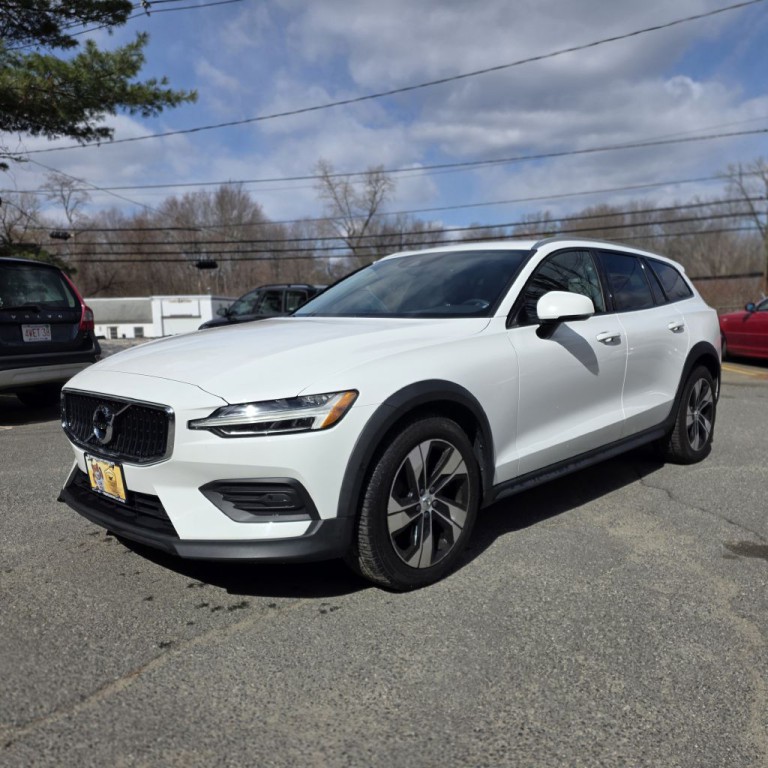 2020 Volvo V60 Image 3