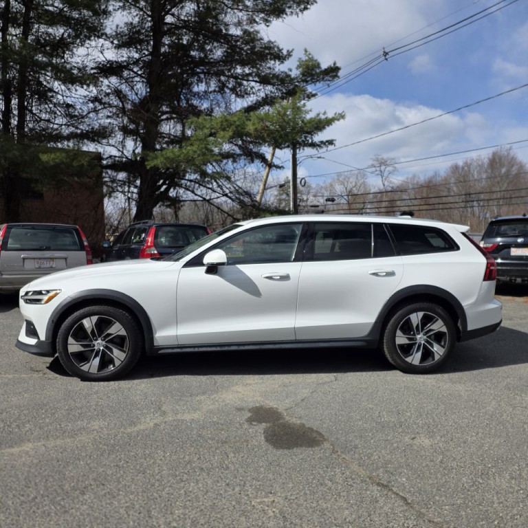 2020 Volvo V60 Image 4