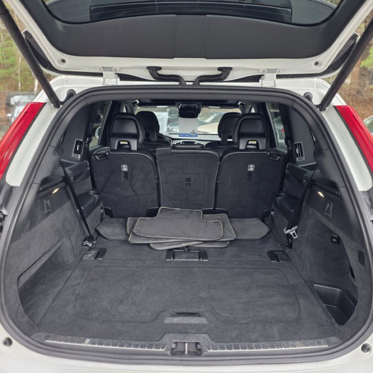 2016 Volvo XC90 Image 16