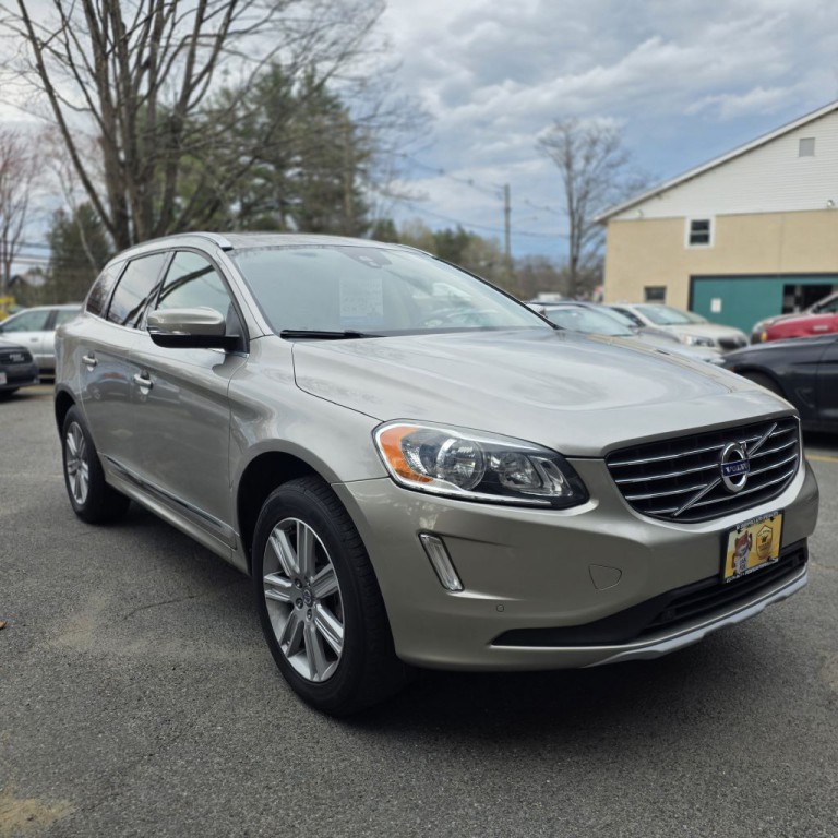 2016 Volvo XC60 Image 1