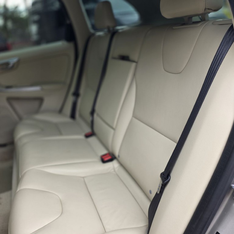 2016 Volvo XC60 Image 13