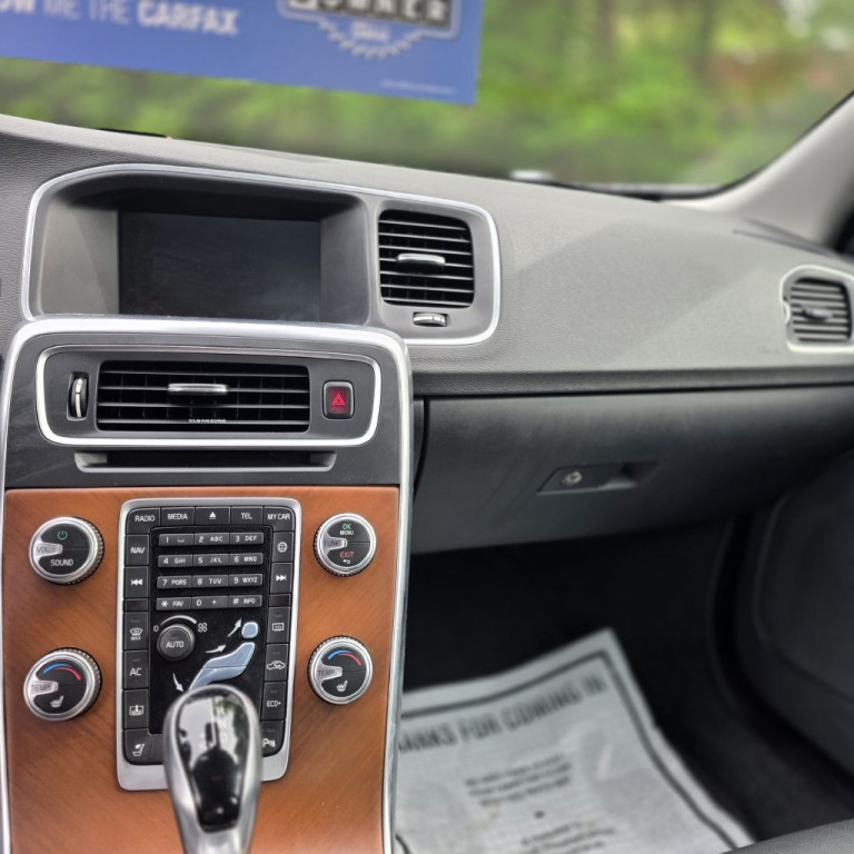 2017 Volvo S60 Image 10